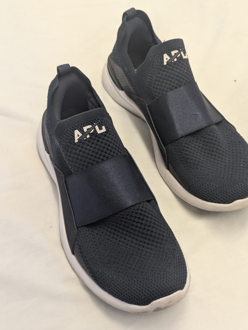 apl techloom bliss womens Navy Sz 9